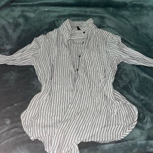 super light, beach vibe button down with collar